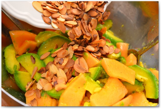 Летний салат из дыни и авокадо: простые и вкусные рецепты